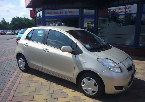 Toyota Yaris cena 20500 przebieg: 128000, rok produkcji 2010 z Krajenka małe 211